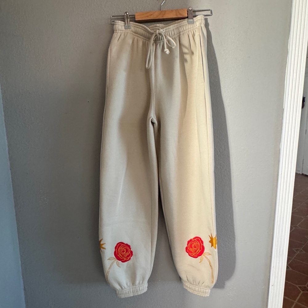 Cream Hoodie and Sweatpants Set Cactus Equestrian Rose Heart size XS NWOT - Picture 10 of 13